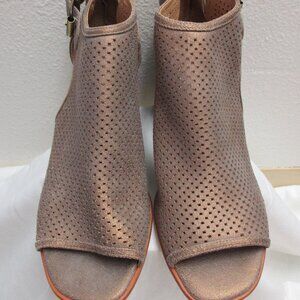 Donald j. Pliner Lottie Bronze Ankle Booties NWOB Size 8.5 M